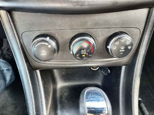 Used 2014 Dodge Avenger SE w/ Blacktop Package FWD image 18
