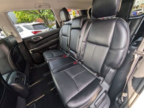 Used 2020 Nissan Pathfinder SL image 18