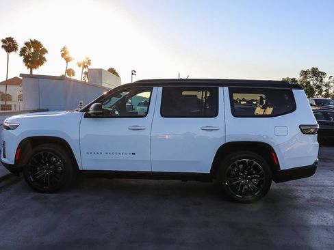 New 2026 Jeep Grand Wagoneer Summit AWD/4WD image 13