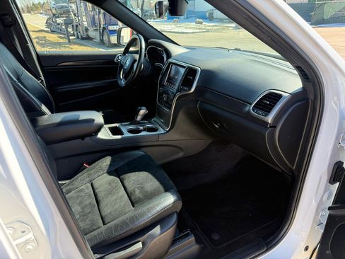 Used 2018 Jeep Grand Cherokee Altitude image 25