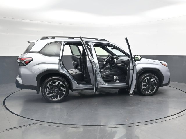 Used 2025 Subaru Forester Limited AWD/4WD image 41