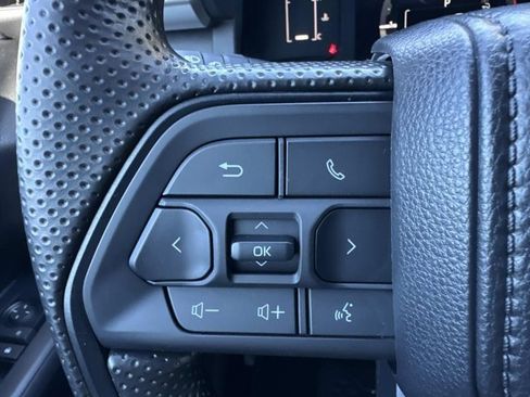 Certified 2025 Toyota Tacoma SR5 image 25