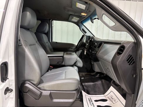 Used 2013 Ford F250 XL w/ Skid Plate Pkg image 12