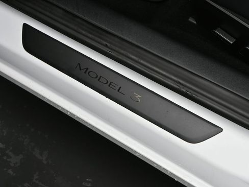 Used 2023 Tesla Model 3 Performance image 14