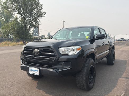 Used 2018 Toyota Tacoma SR AWD/4WD image 4