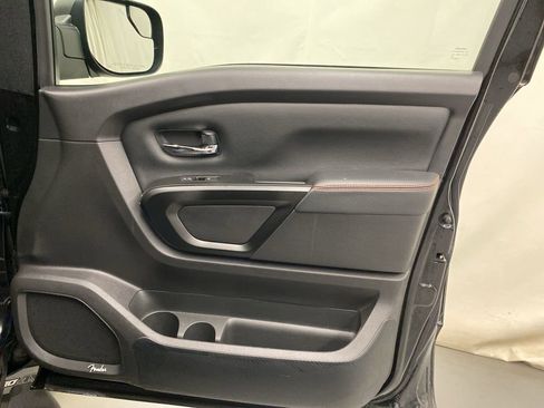 Used 2024 Nissan Titan PRO-4X w/ Pro-4x Convenience Package image 11