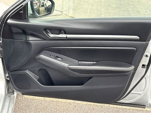 Used 2022 Nissan Altima 2.5 SV image 11