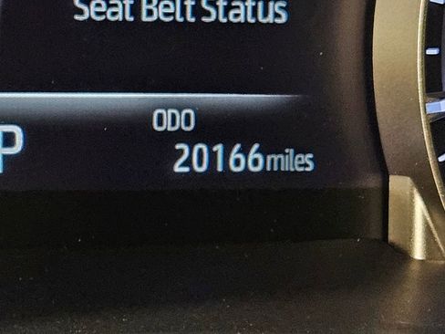 Used 2023 Toyota Highlander XLE image 30