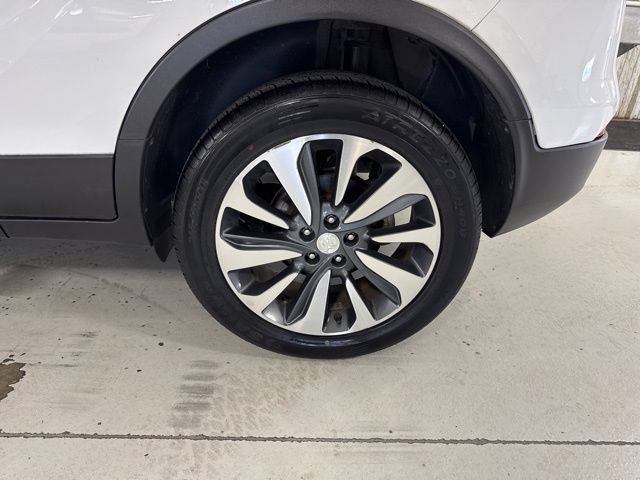 Used 2020 Buick Encore Essence AWD/4WD image 39