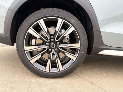 New 2026 Volvo V60 B5 Cross Country Ultra w/ Protection Package Premier AWD/4WD image 10