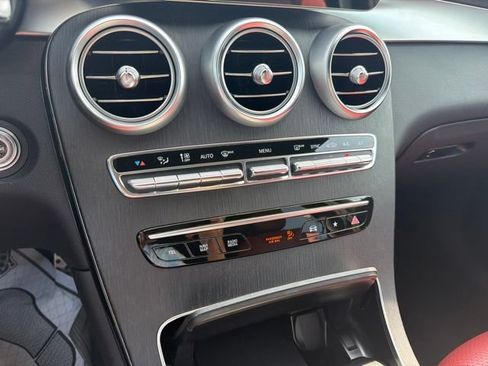 Used 2022 Mercedes-Benz GLC 300 4MATIC image 33