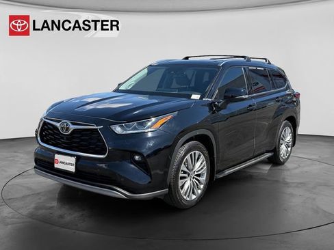 Used 2022 Toyota Highlander Platinum AWD/4WD image 3