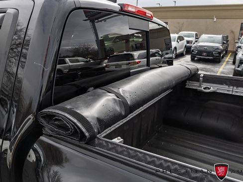 Used 2024 Nissan Frontier SL w/ Technology Package image 5