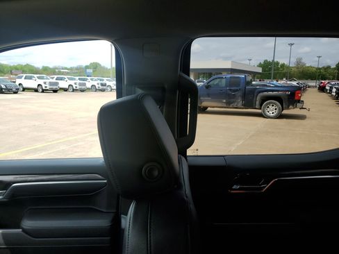 Used 2022 Chevrolet Silverado 1500 LTZ image 12