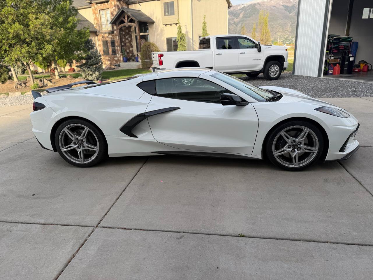 Used 2023 Chevrolet Corvette Stingray Premium Cpe w/ Z51 Performance Package RWD image 4