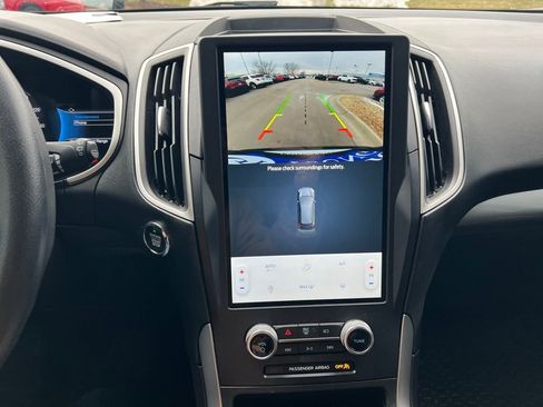 Used 2021 Ford Edge SE image 33
