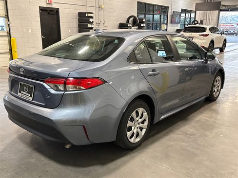 Used 2023 Toyota Corolla LE image 4