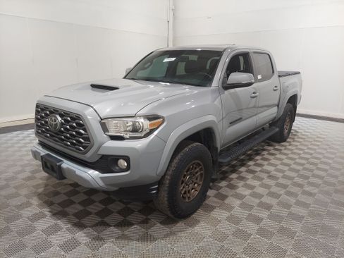 Used 2020 Toyota Tacoma TRD Off-Road image 1