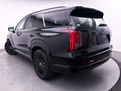 Used 2024 Hyundai Palisade Calligraphy AWD/4WD image 2
