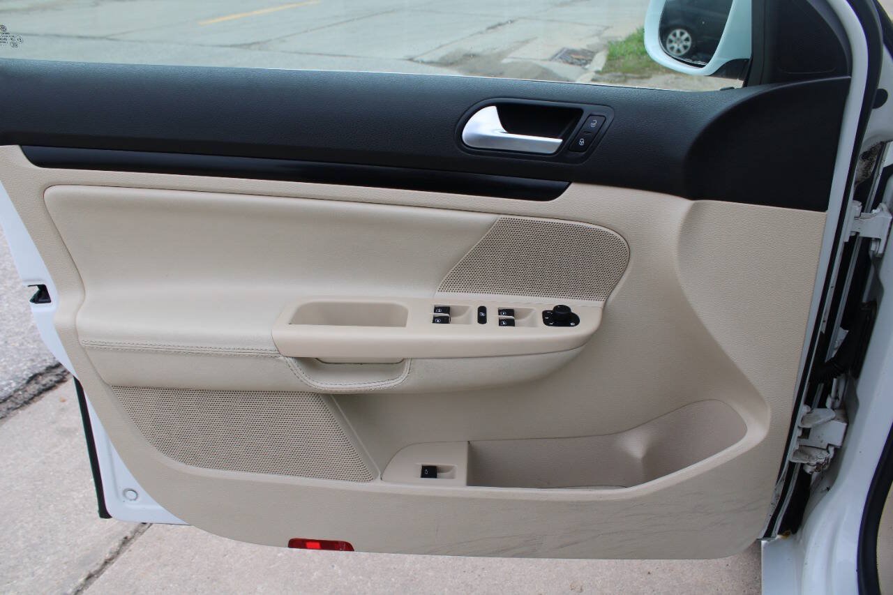Used 2014 Volkswagen Jetta TDI FWD image 11