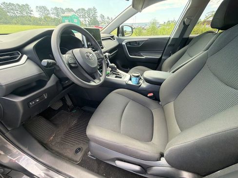Used 2024 Toyota RAV4 LE FWD image 11