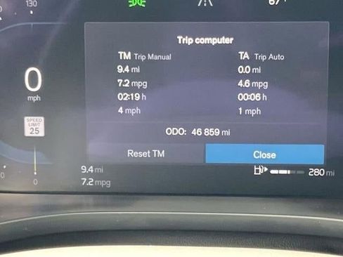 Used 2023 Volvo XC60 B5 Plus image 8