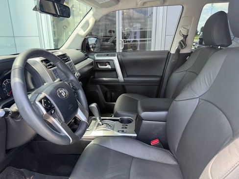 Used 2022 Toyota 4Runner SR5 AWD/4WD image 4