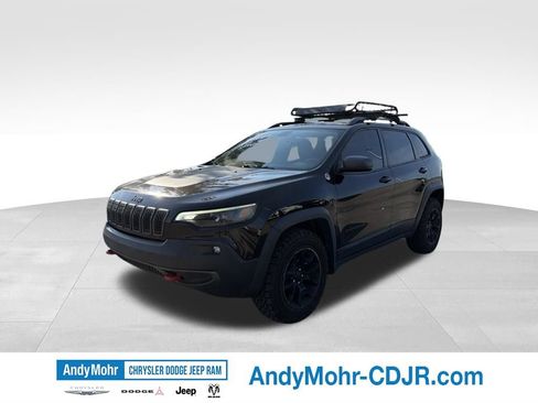 Used 2019 Jeep Cherokee Trailhawk w/ Trailer Tow Group AWD/4WD image 3