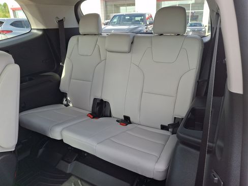 Used 2023 Kia Telluride EX w/ EX Captain's Chair Package FWD image 11