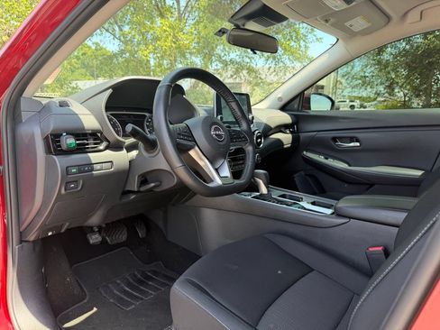 Used 2025 Nissan Sentra SV w/ All-Weather Package FWD image 9