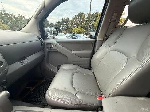 Used 2019 Nissan Frontier SL AWD/4WD image 9