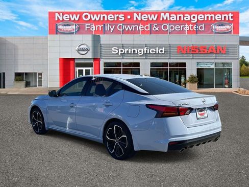 Used 2024 Nissan Altima 2.5 SR FWD image 6