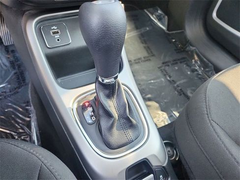 Used 2018 Jeep Compass Sport image 19