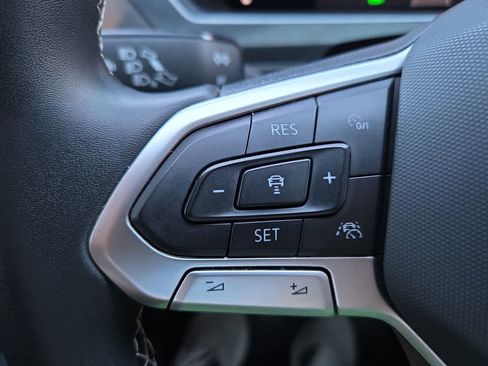 Used 2023 Volkswagen Tiguan SE R-Line image 23