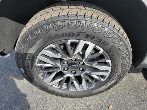 Used 2026 Chevrolet Tahoe Z71 w/ Comfort Package image 39