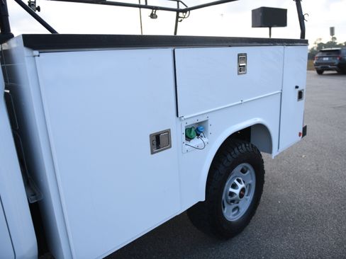 Used 2022 GMC Sierra 2500 Pro w/ Convenience Package image 19