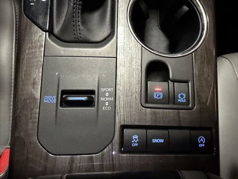 Used 2021 Toyota Highlander Limited image 21