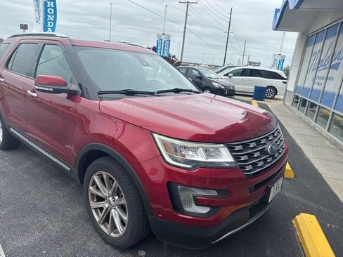 Used 2017 Ford Explorer Limited w/ Equipment Group 301A AWD/4WD image 4