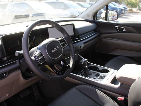 New 2026 Kia Carnival EX FWD image 29