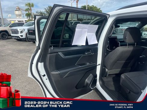 Certified 2025 GMC Acadia Elevation image 24