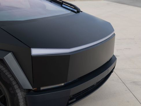 Used 2025 Tesla Cybertruck AWD Crew Cab image 13