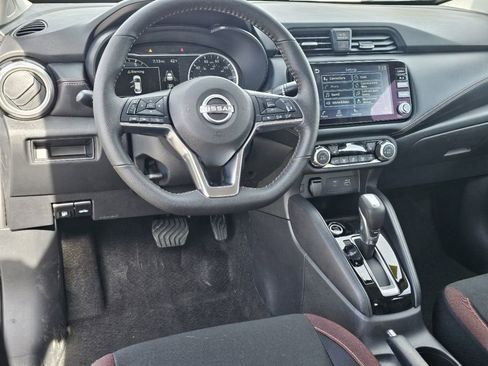 New 2025 Nissan Versa SR image 30