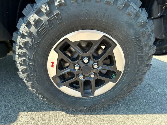 Used 2021 Jeep Wrangler Unlimited Rubicon w/ Dual Top Group AWD/4WD image 23