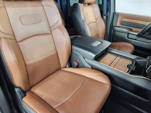 Used 2024 RAM 2500 Limited image 10