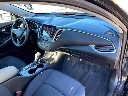 Used 2024 Chevrolet Malibu LT image 14