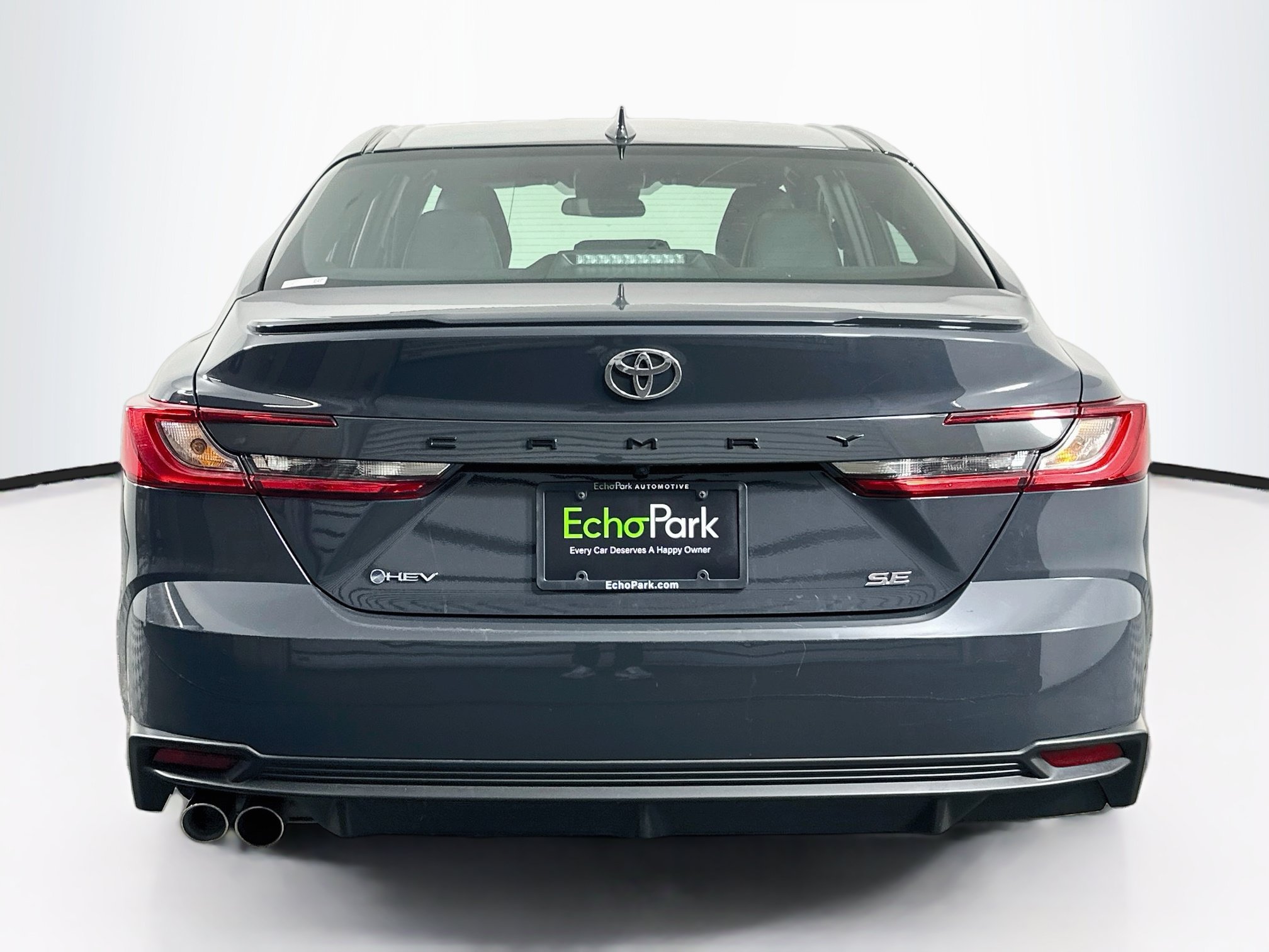 Used 2025 Toyota Camry SE FWD image 7
