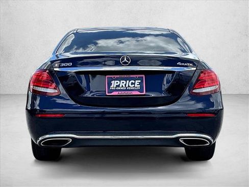 Used 2018 Mercedes-Benz E 300 4MATIC image 4