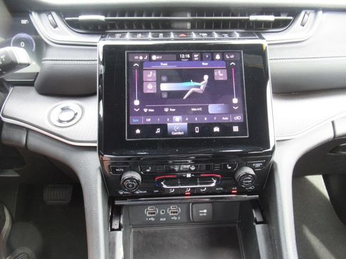 Certified 2025 Jeep Grand Cherokee L Laredo w/ Luxury Tech Group I RWD image 25