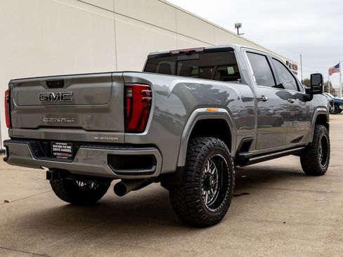 Used 2026 GMC Sierra 2500 Denali Ultimate image 10