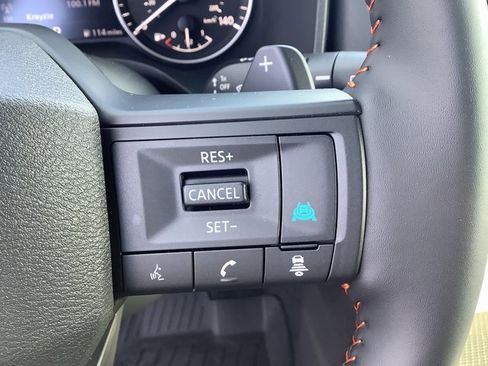 Used 2025 Nissan Rogue SV image 12